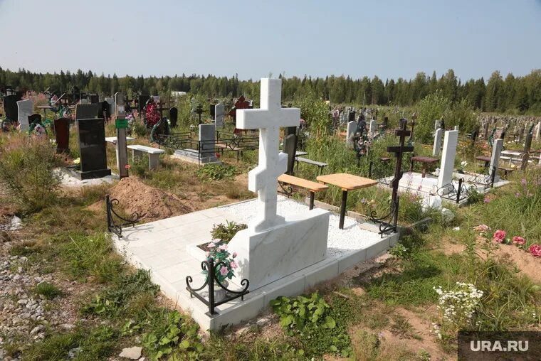 Почетное кладбище. Почетное кладбище. Почетное кладбище в баку. Михневское кладбище. Белоостровское кладбище в санкт-петербурге.