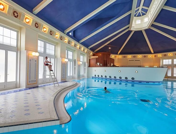 Rixos premium seagate sharm el sheikh. Париж отели с бассейнами. Бассейн в прометей лазаревское. Клуб отель с бассейном. Тапиола спа.