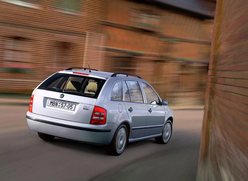 Skoda Fabia Combi 2000. Skoda Fabia Combi 1. Шкода Фабия Комби 2001. Шкода Фабия 1 универсал. Фабия 1 универсал