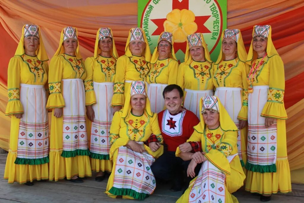 Народные песни удмуртов. Гармонь удмуртская. Современные удмуртские песни. Современные удмуртские исполнители. Гармонисты удмуртии.