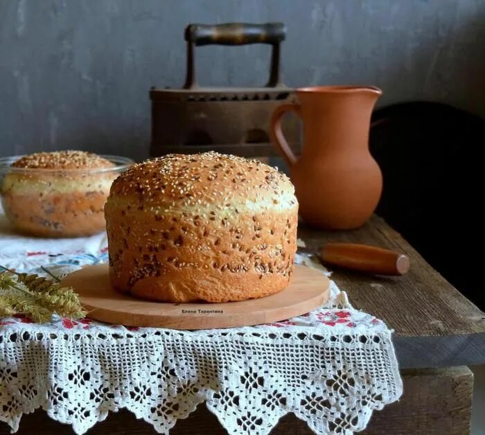 Круглый хлеб. Хлеб на рушнике. Хлеб домашний круглый. Каравай хлеба на рушнике. Бабушкин рецепт домашнего хлеба