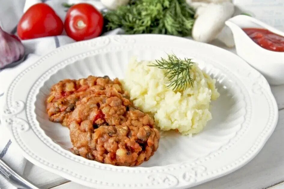 Срыв с диеты. Серьезно еду. Серьезно еду. Вредная еда. Срывы в питании.