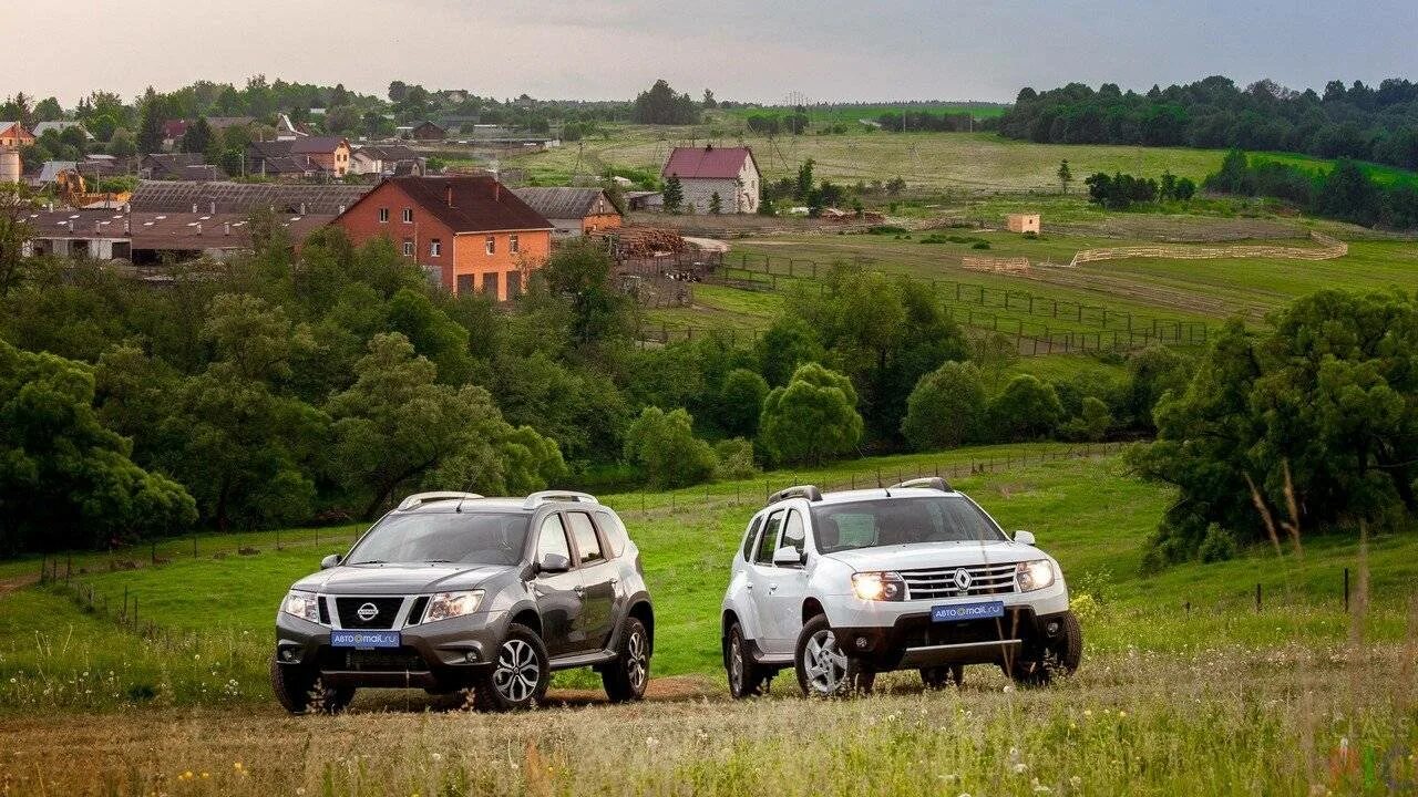 Рено Дастер и Ниссан Террано. Ниссан Дастер Террано. Дастер vs Террано. Nissan Terrano vs Renault Duster. Ниссан террано сравнение