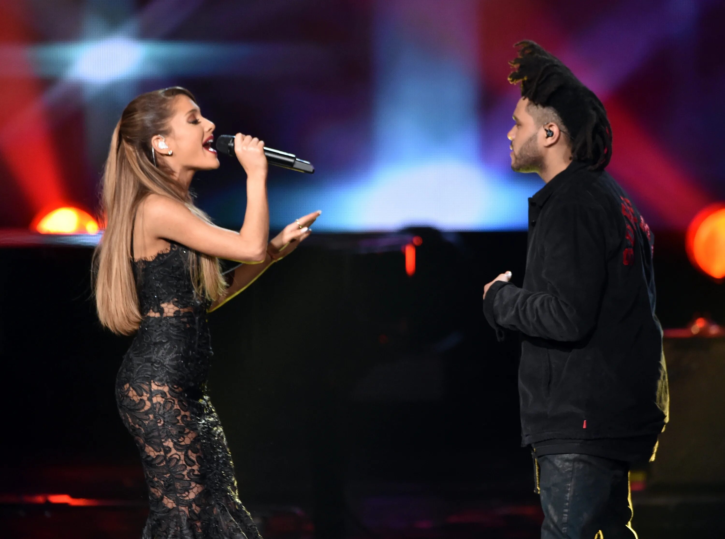 The weeknd и розалия. The weeknd и ариана гранде. The weeknd - beauty behind the madness (2015). The weekend девушка поет. The weekend and ariana.