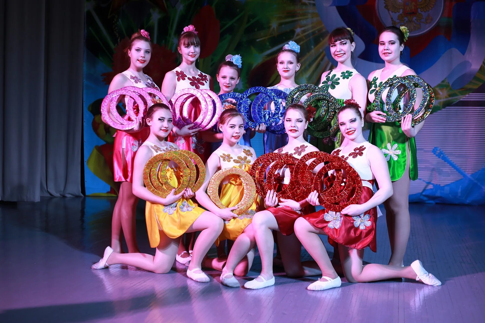 Цирковая студия липецк. Цирковая студия алле подольск. Дк рудничный липецк. Цирковая студия алле подольск. Цирковой коллектив ника липецк.
