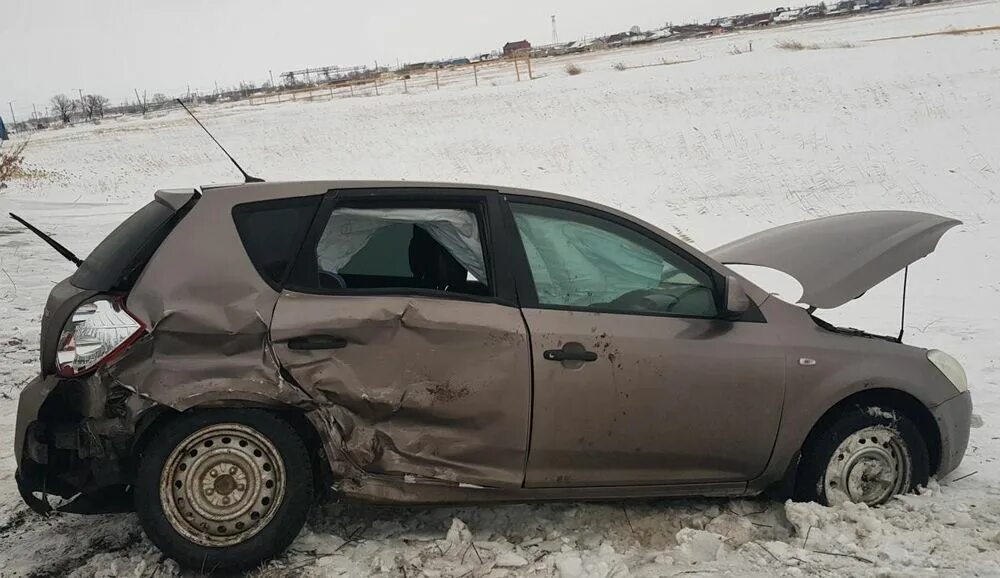 Расписание увельский южноуральск. Авария в Южноуральске 2014 март. ДТП Южноуральск Увельский 2 километр. ДТП Сыртинский 6 мая Увельский.