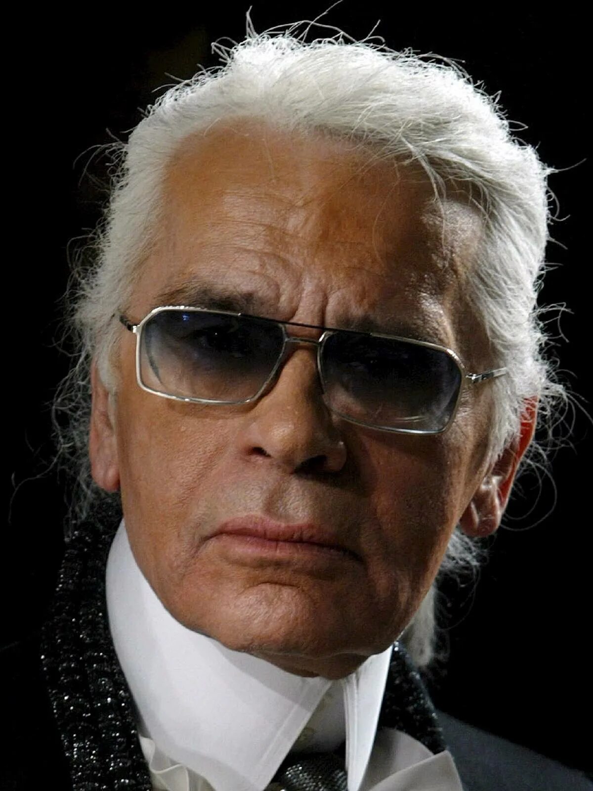 Лагерфельд в молодости. Лагерфельд без очков. Karl lagerfeld без очков. Лагерфельд без очков. Karl lagerfeld.