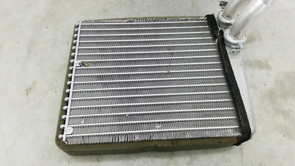 6 уплотнительные кольца радиатора отопителя. Фольксваген кадди радиатор печки. Номер по каталогу радиатора печки кадди. Радиатор печки caddy 2008. Радиатор печки vw t3.