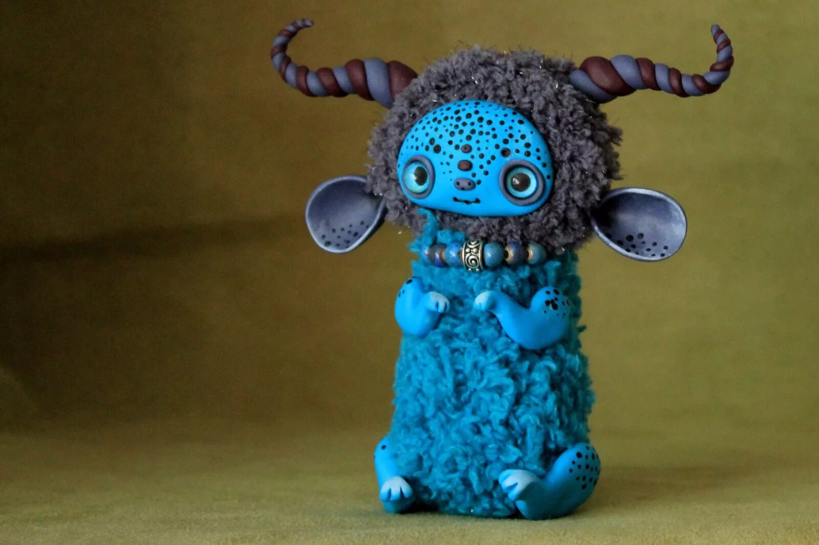 Крис риньяк монстрики. Необычные игрушки. Симпатичные монстрики. Милые существа. Милые монстрики.