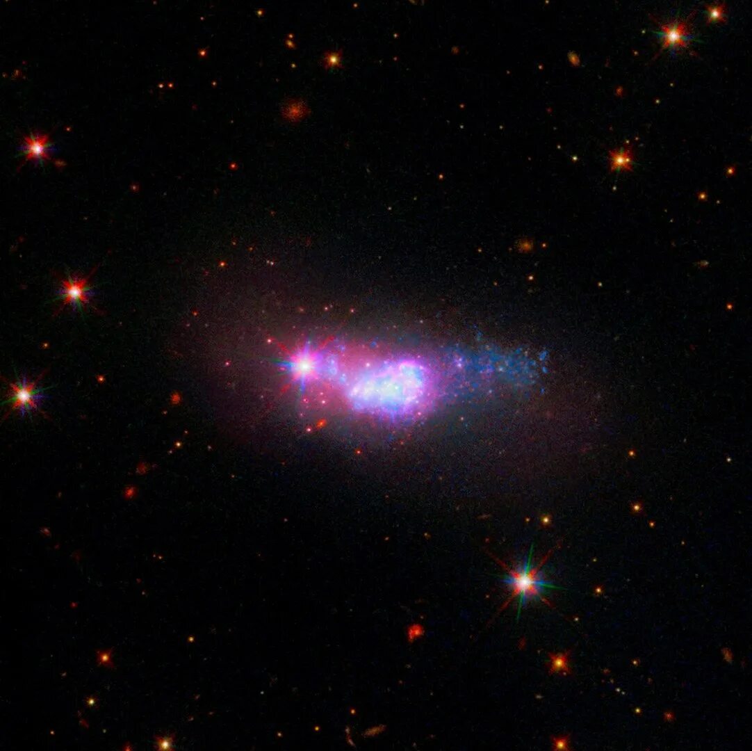 Звезда вольфа. Галактика eso 381-12. WR 124 звезда Вольфа-Райе. Туманности вокруг звёзд Вольфа — Райе. Карликовая Галактика в большом псе.