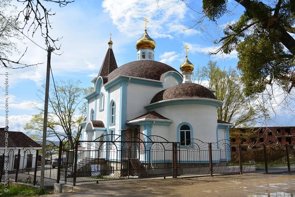 Станица федоровская краснодарский край. Храм иконы Божьей матери Краснодарский край. Храм Феодоровской иконы Божией матери горячий ключ. Горячий ключ Краснодарский край Церковь. Храмы и церкви в горячем Ключе.