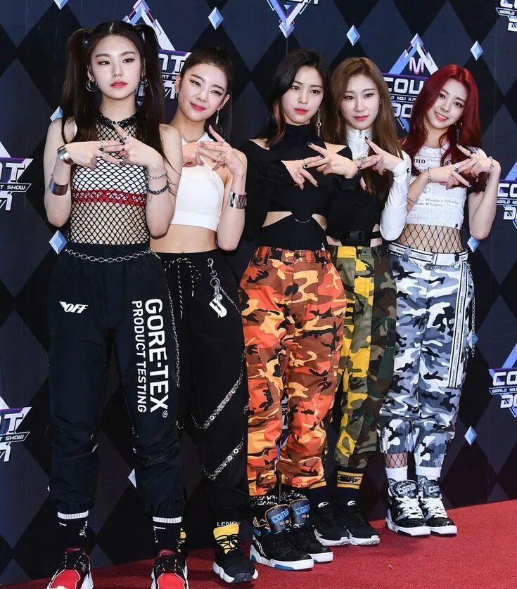 Женский кей поп стиль Xôn xao thông tin Black Pink sắp có thêm thành viên mới Blackpink fashion, Blac