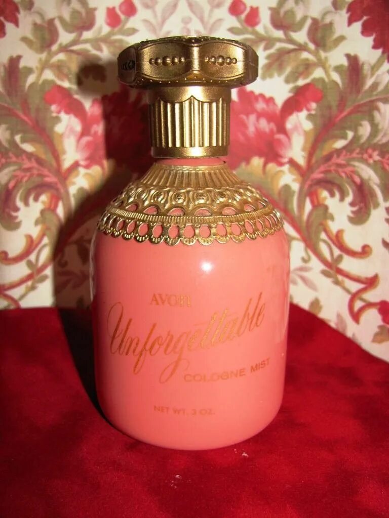 Духи эйвон розовые. Vintage Avon Perfume. Unforgettable духи Винтаж. Бутылка эйвон. Императрица духи эйвон.