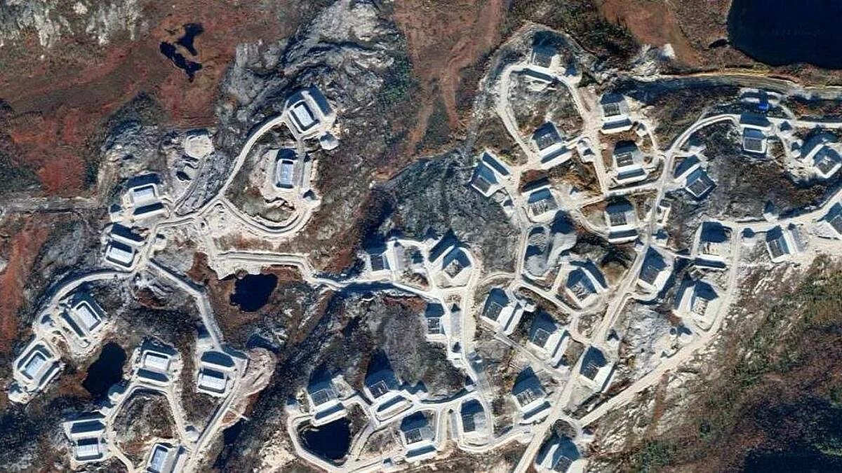 Карты гугл 2025 со спутника высокого разрешения. Гугл рассекретил военные объекты россии. секретные военные базы рф. военные объекты снимки со спутника. секретная военная база россии.
