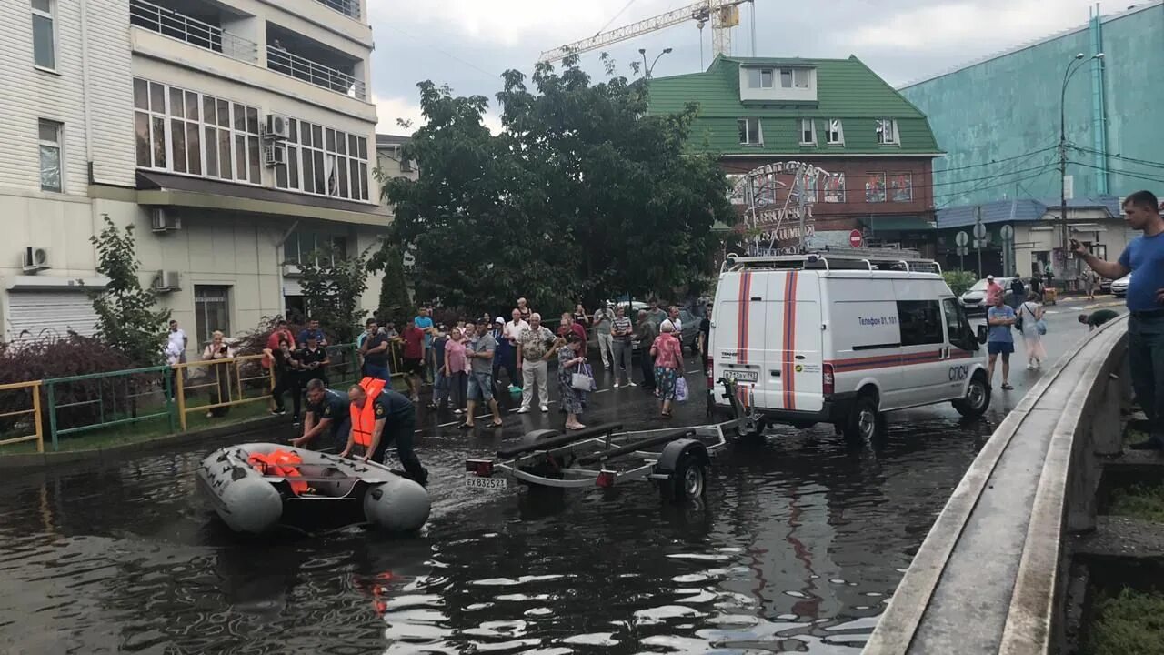 Наводнение в краснодарском крае. Кубань затопило. Тушат пожар. Кубань 24 новости. Краснодарский край эвакуация людей.