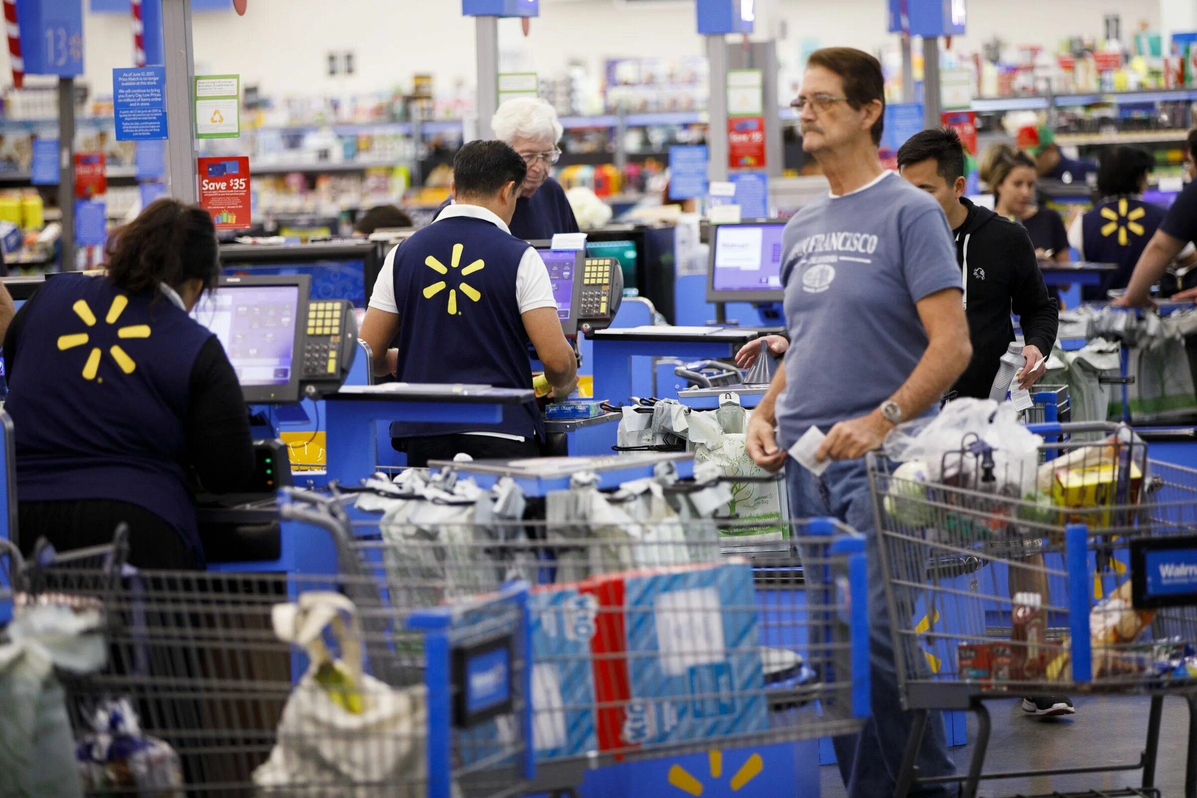 Code walmart. Walmart. wal mart. walmart очереди. ли скотт walmart.