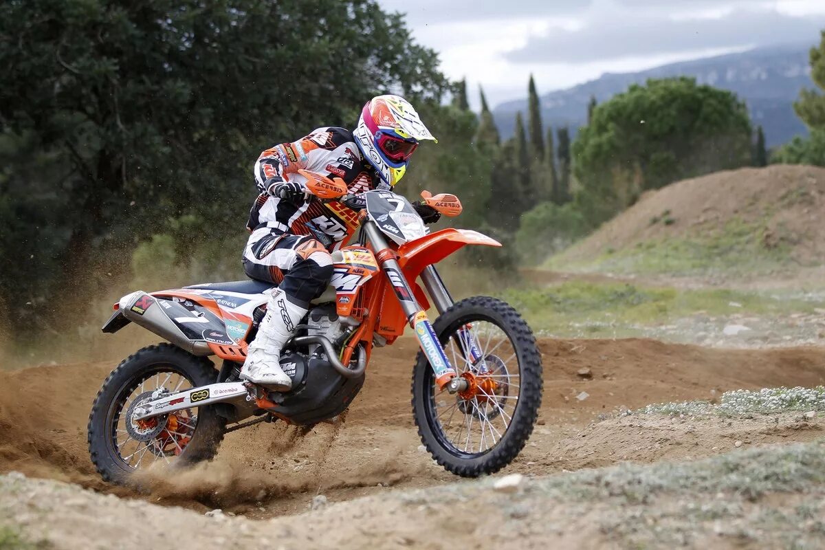 Эндуро льгов. Эндуро соревнования. Мотоцикл ajp enduro pr5. Ктм хард эндуро. Интрудер 200.