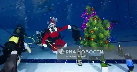 Новогодний праздник в бассейне