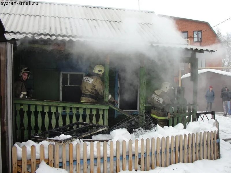 Чп в чапаевске сегодня. Пожар в Чапаевске. Сгорел дом в городе Чапаевск Самарской области. Пожар в Чапаевске за последние сутки. МЧС Чапаевск.