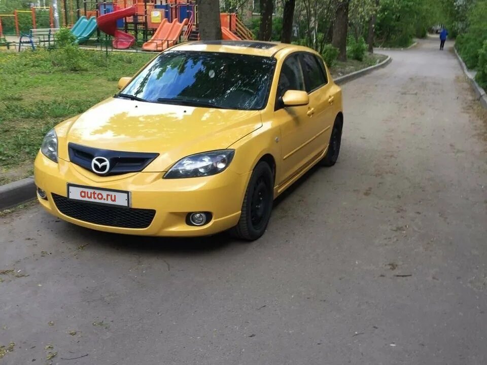 Mazda желтая. Мазда 3 желтая. Mazda 3 BK желтая. Желтая Мазда 3 БК хэтчбек. Mazda 3 хэтчбек желтая.