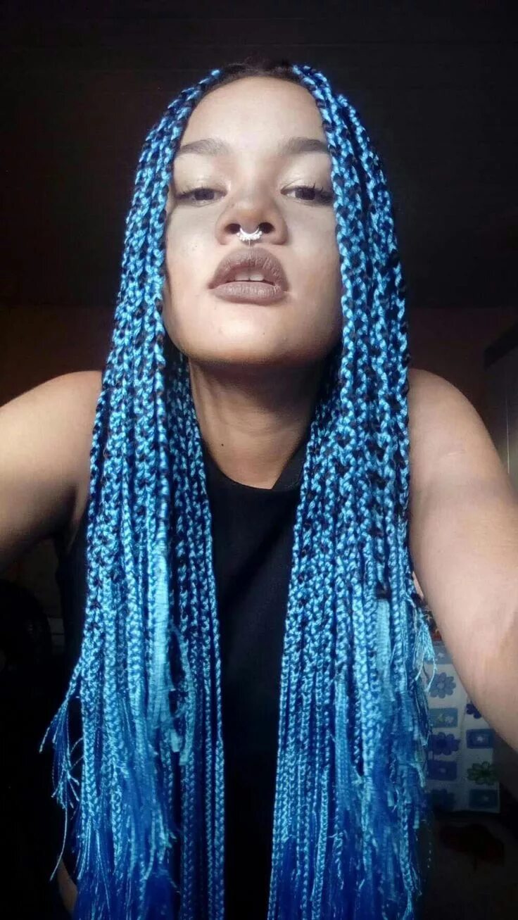 Афрокосы де косы. 2 косы с канекалоном голубые. Афрокосы box braids. Бело синие косы. Бело синие косы.