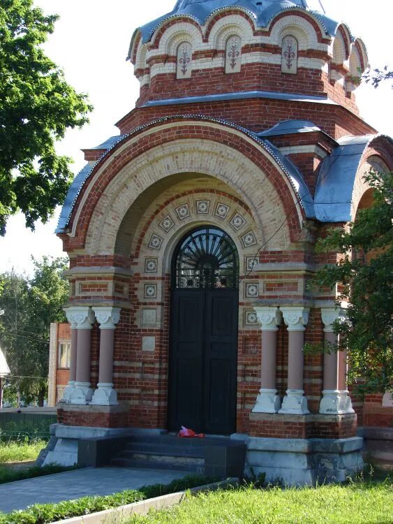 Сураж брянская область площадь. Часовня-усыпальница (г. Город сураж брянской области. Часовня усыпальница сураж. Часовня города сураж.