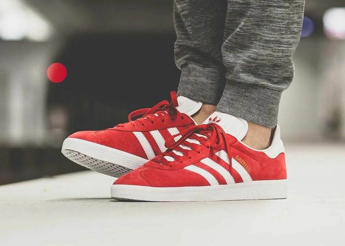 Адидас газели красные. Кроссовки adidas Gazelle мужские. Adidas Gazelle Red. Adidas Gazelle красные. Кеды адидас Gazelle.