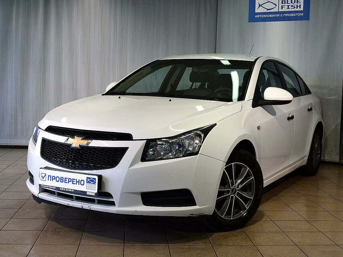 Шевроле круз 2010 купить. Chevrolet Cruze 2010. Chevrolet Cruze 2010 белый. Chevrolet Cruze 2010 1.6 белый. Chevrolet Cruze 2010 седан.