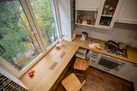 Кухня с низким подоконником