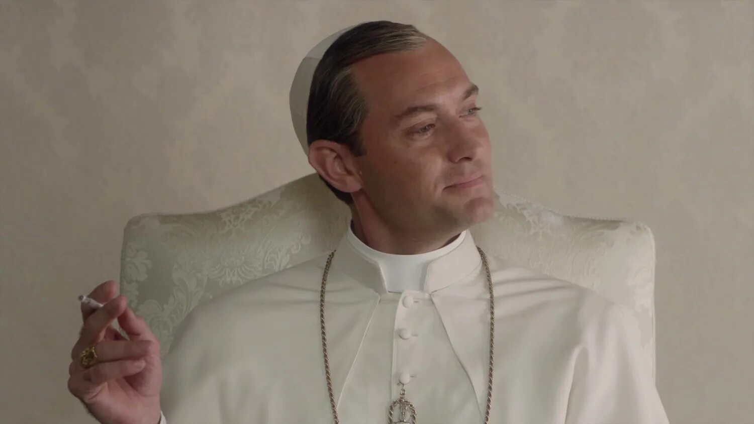 андре дюссолье молодой папа. молодой папа ньюман кардинал. молодой папа кубик в кубе. молодой папа кубик в кубе. молодой папа в летней резиденции фильм.