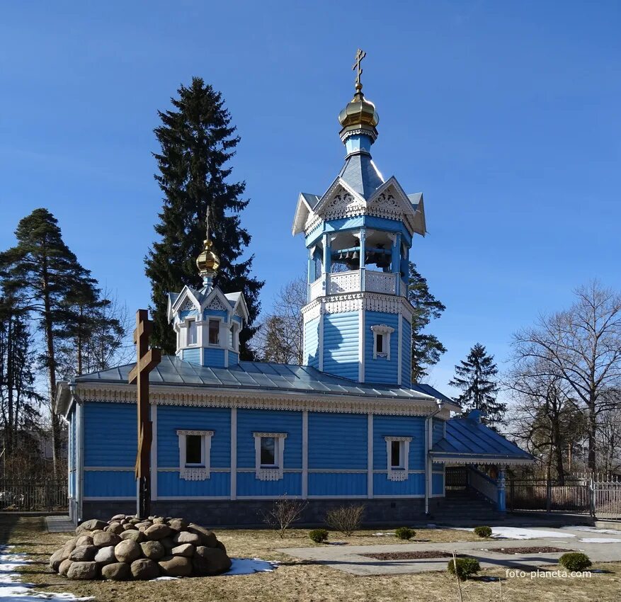 Поселок Сиверский Гатчинский район. Церковь в Сиверской Ленинградской области. Петропавловская Церковь Сиверский район. Церкви ленинградской области фото