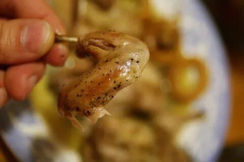 Перепелки на сковороде