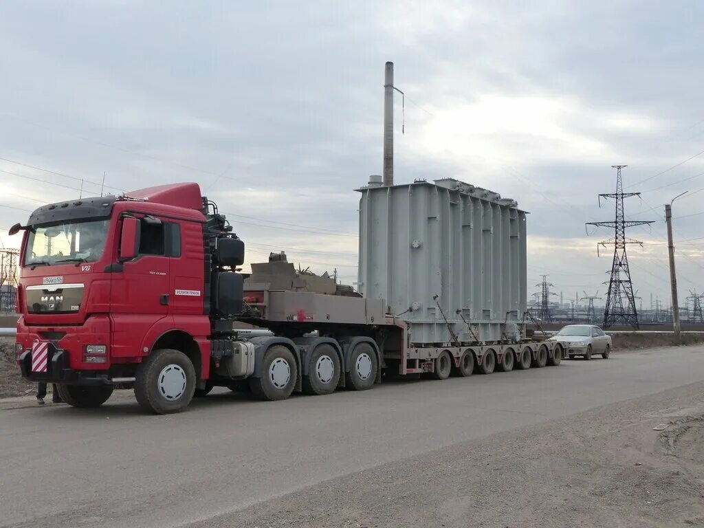 Нужно перевезти 100 тонн груза впр. Трал негабарит 80 тонн. Трал негабарит 100 тонн. Трал 110 тонн. Негабаритный груз трал 100т.