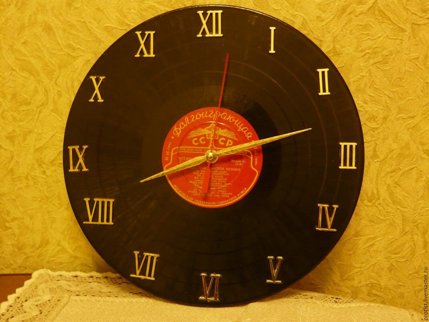 Мелодия 1 час. Часы прошлого. Часы из прошлого. Часы в прошлом. Музыкальные часы СССР.