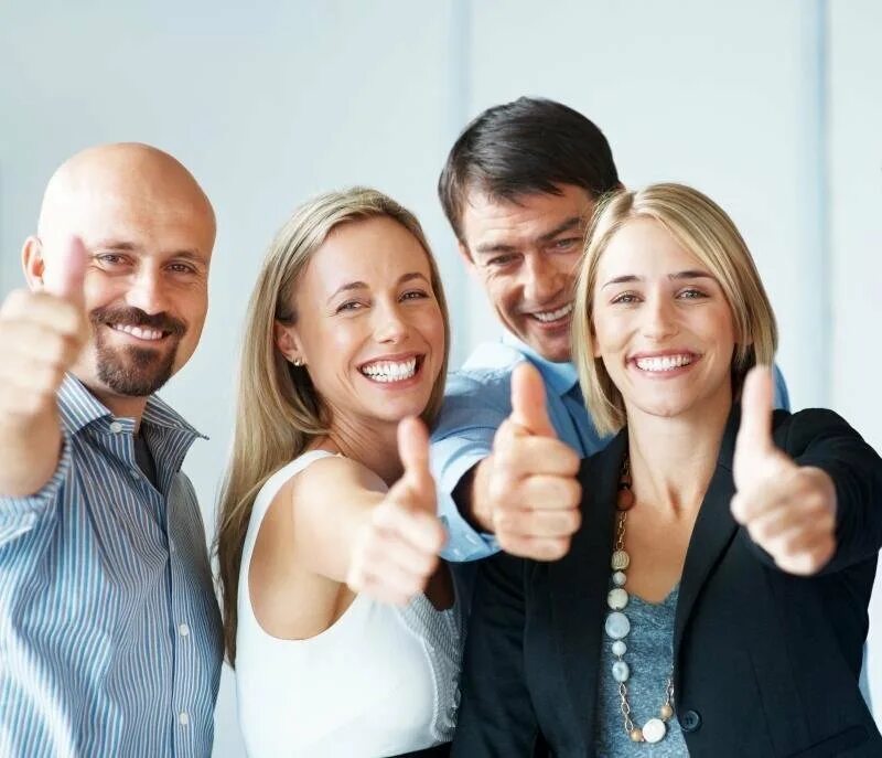 Сотрудничество людей. Партнёрский пул. Деловые люди на белом фоне. Выгода партнера. Выгода от партнерства.