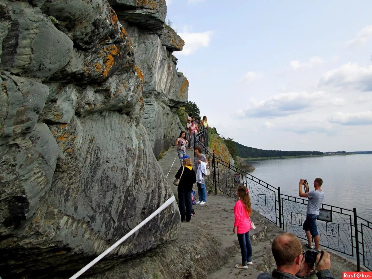 синий утес коларово. синий утес томск памятник природы. скала томск сибирская улица. <> "<> томская писаница". сибирская 102/2 томск.