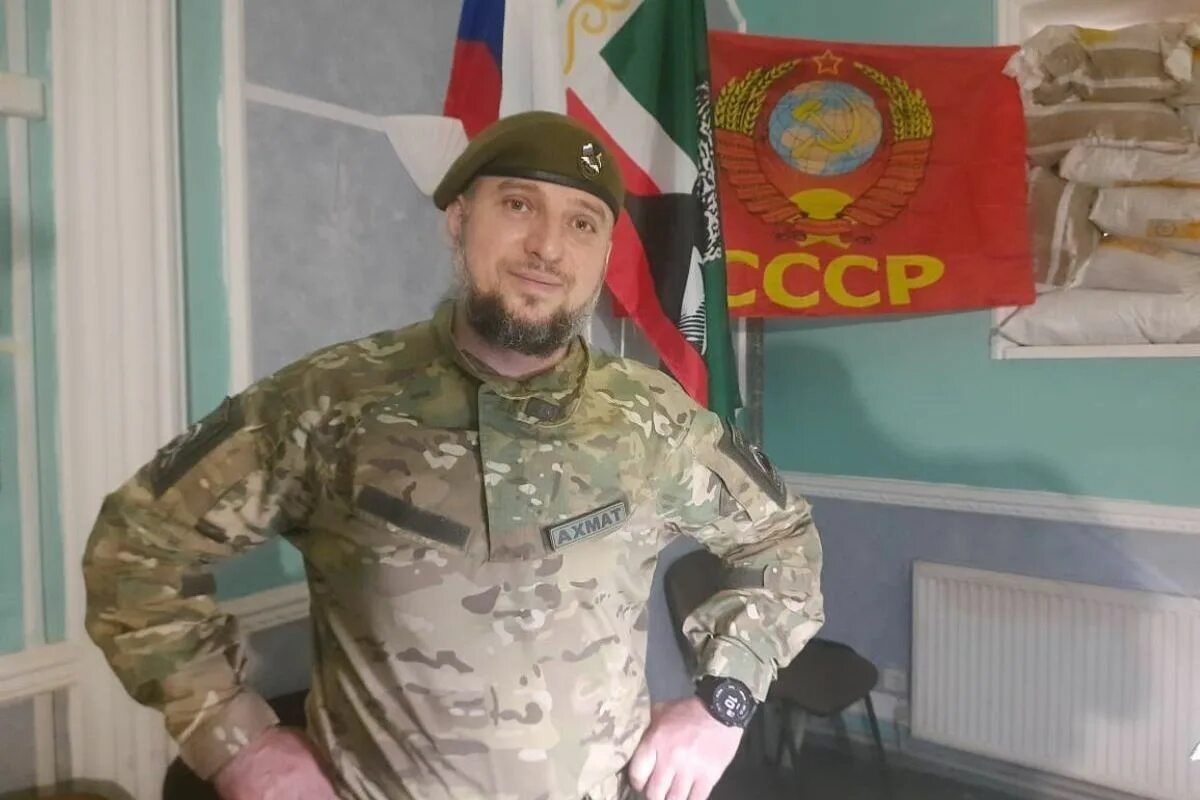 Командир алаудинов. Командир ахмата апти алаудинов. генерал апти алаудинов. командир чеченского спецназа ахмат генерал алаудинов. чеченский генерал апти алаудинов.