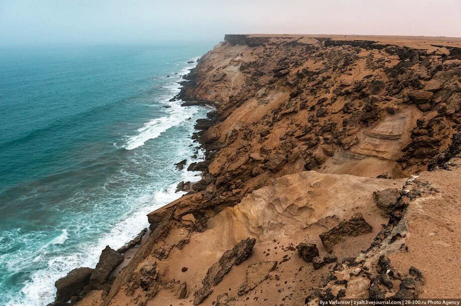 Побережье сахары. Побережье сахары. Берег пустыни намиб. Побережье сахары. Побережье сахары.