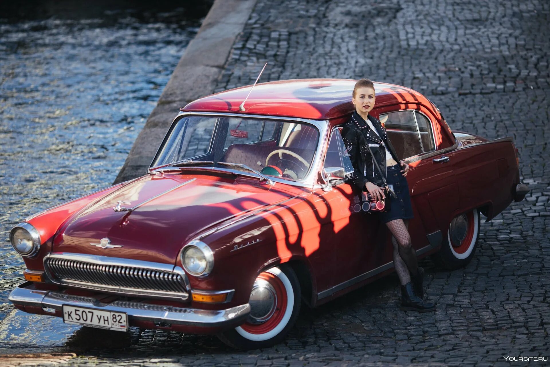 Soviet car. ГАЗ 21 В Ленинграде. Ретро авто СССР. Волга машина ретро. Самые красивые советские автомобили.