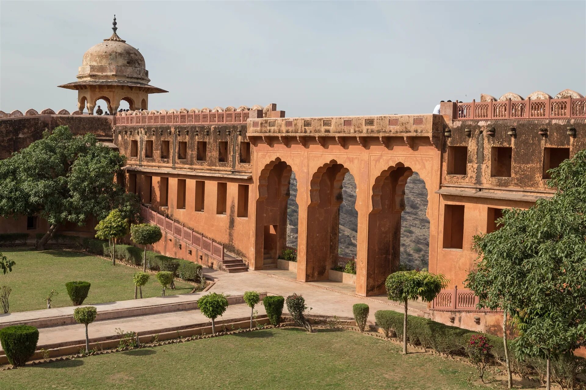 Jaigarh Fort Джайпур. Форт Джайгарх в Индии. Дворец Амбер Джайпур. Форт в Раджастане Джайпур.