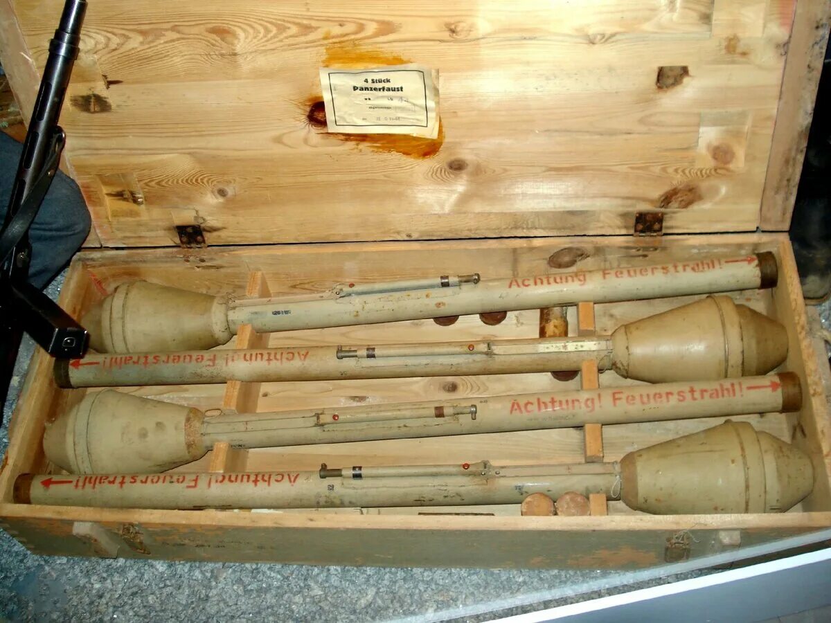 Фаустпатрон. Фаустпатрон. Панцерфауст 100м. Панцерфауст гранатомёт. Панцерфауст 60.