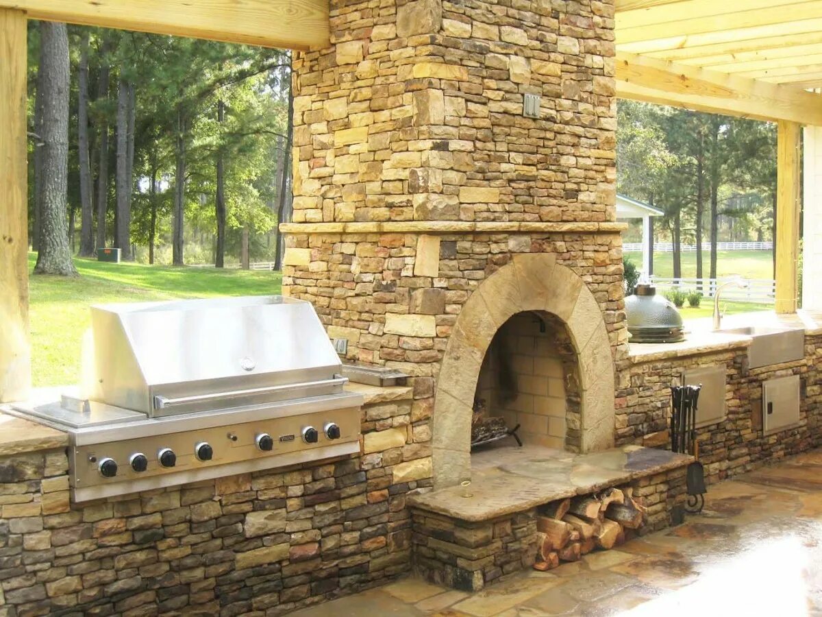 Барбекю из камня. Уличный мангал из камня. Мангал из природного камня. Отделка барбекю камнем. Барбекю из природного камня.