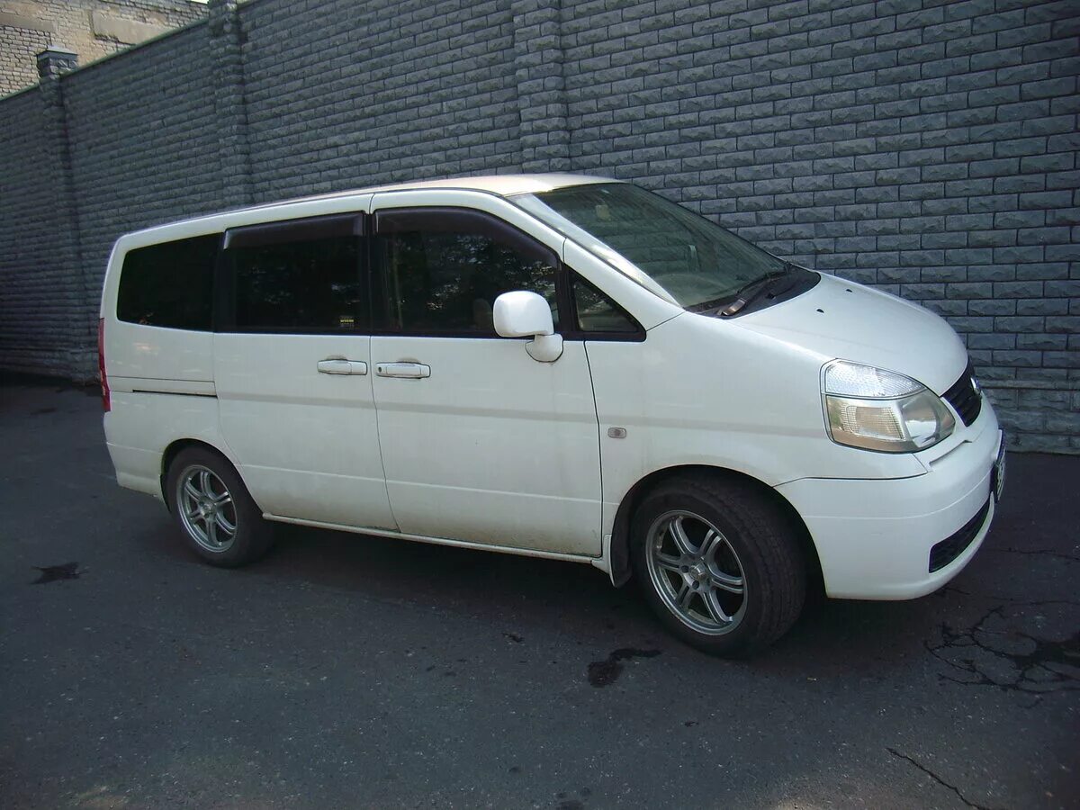 Купить ниссан серена 24. Nissan Serena c24. Nissan Serena 24. Ниссан Серена c24 2002. Ниссан Серена с24 белая.