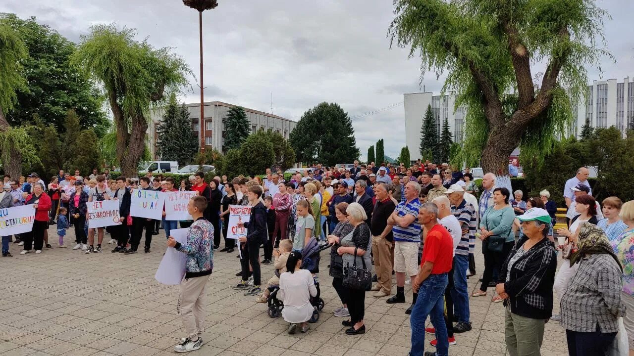 Жители молдовы. Молдавия жители. Жители Кишинева. Фото жителей Кишинёва. День города Окница.