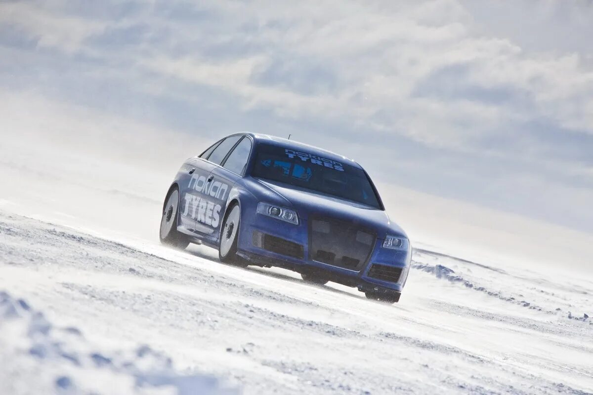 Айс скорость. Audi s4 рекорд скорости. Рекорды скорости на автомобиле. Рекорд скорости на льду. Рекорды скорости на автомобиле фото.