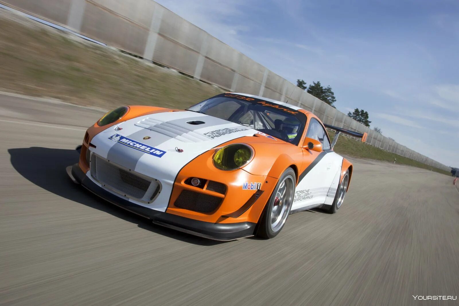 Фото гоночных машин. Порше 911 gt3 r Hybrid. Porsche 911 gt3 Nurburgring Edition. Porsche 911 gt3 r 2000. 911 Gt3 r Hybrid Concept.