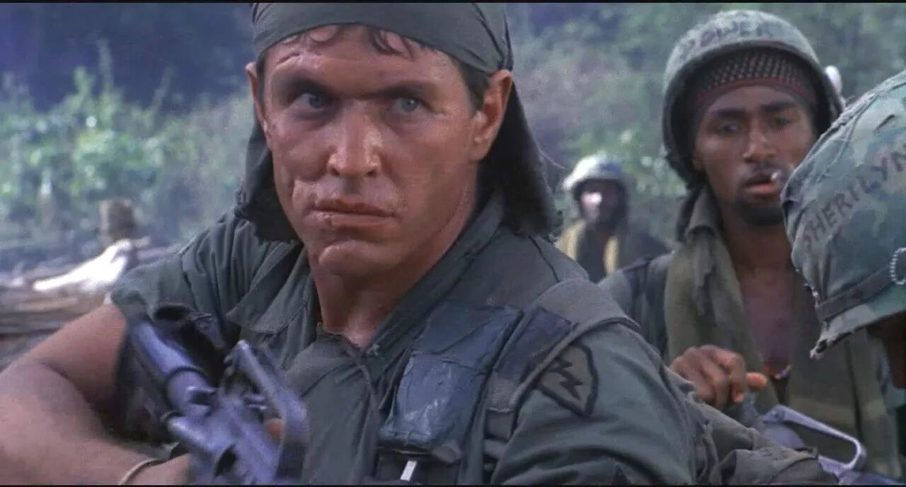 Взвод л. Кит дэвид взвод. Барнс взвод. Том беренджер взвод 1986. Взвод 1996.