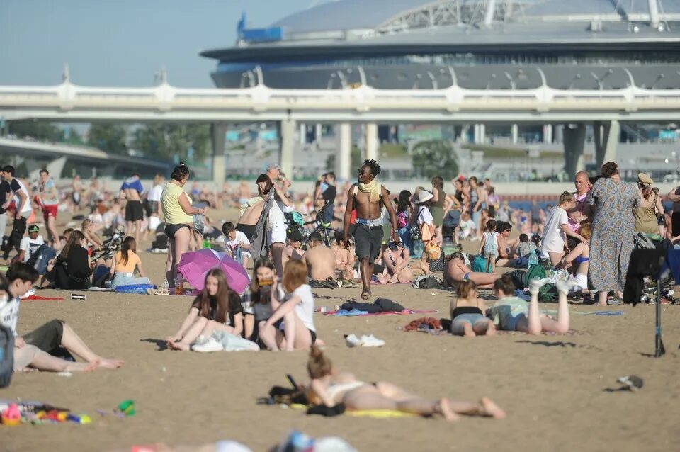 Прогноз погоды в санкт петербурге летом 2025. Жара в санкт-петербурге 2025. жара летом 2025 санкт-петербург. жара в спб в 2005 году. петербуржцы в жару.