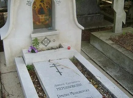 Ткачев кладбище под парижем