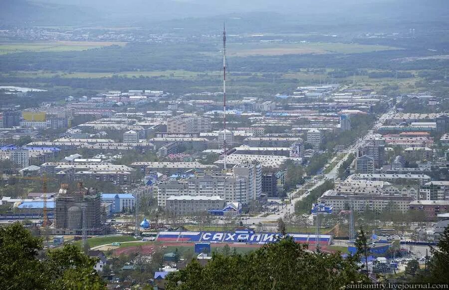 Сайт город южно сахалинск. Южно-Сахалинск. Горный воздух проспект Победы Южно-Сахалинск. Южно-Сахалинск достопримечательности. Площадь Победы Южно-Сахалинск.